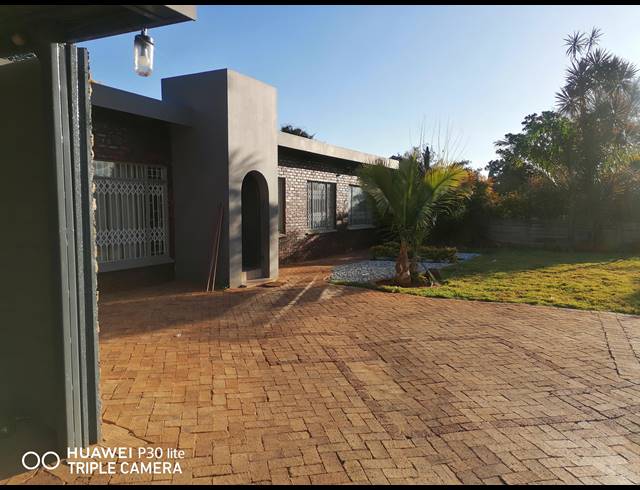 6 BEDROOM HOUSE RENTED IN MEYERSPARK